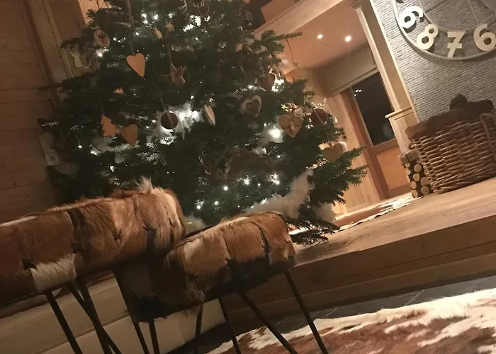 Our Woodhouse Resteigne Alpehytte Mellet