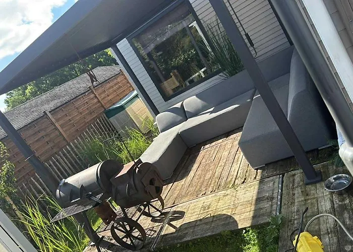 Our Woodhouse Resteigne Chalé *